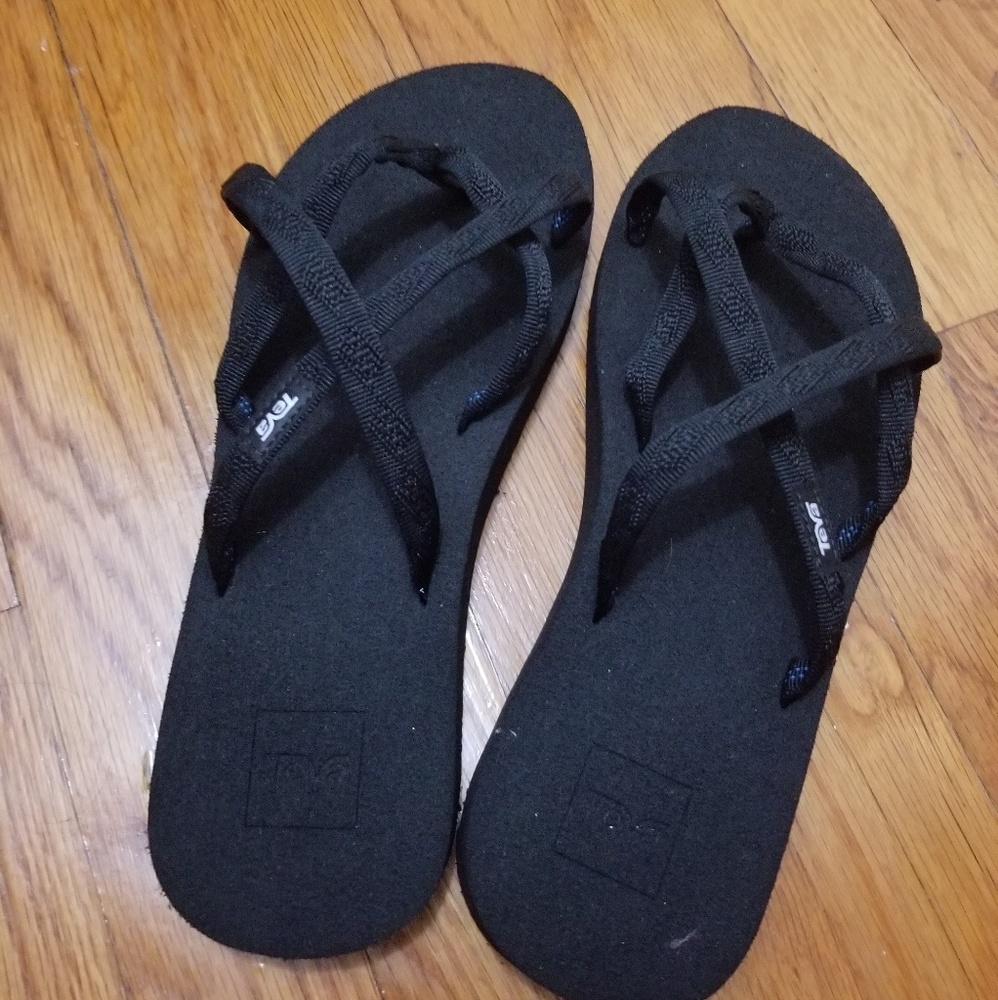 NWOT Black Teva Flip Flops